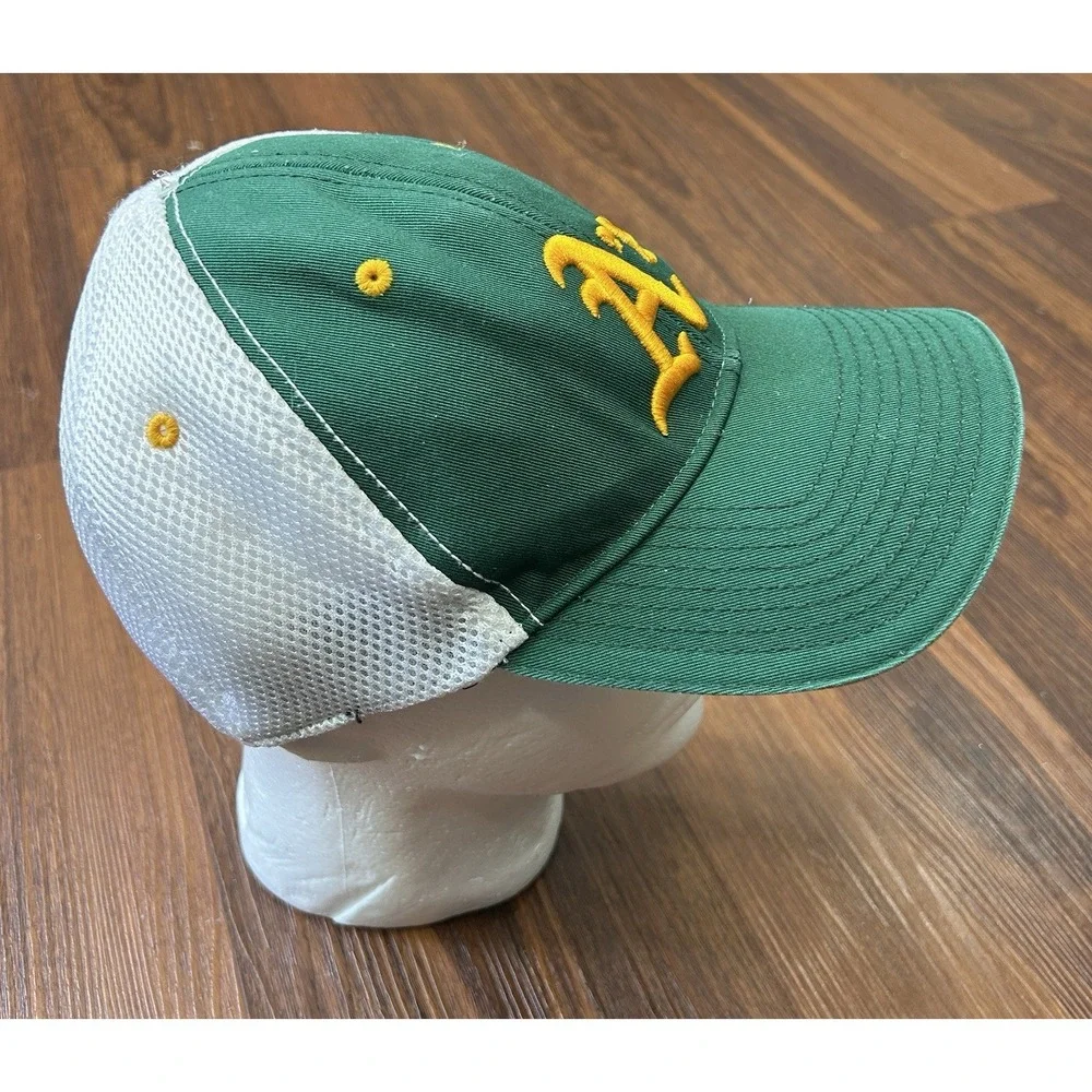 Oakland Athletics A's New Era MLB Trucker Fitted Medium-Large Hat Mesh Cap READ